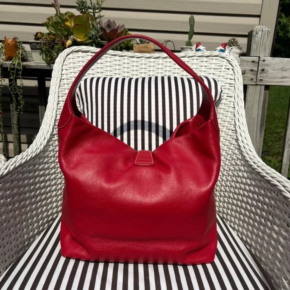 Dooney & Bourke Vintage Pebble Grain Logo Lock Hobo Bag - Picture 4 of 17